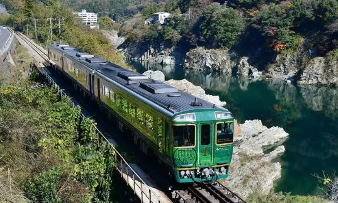 KHH四國鐵道旅行～魔女小豆島、大步危遊覽船、宮島道後溫泉、千年物語列車六日
