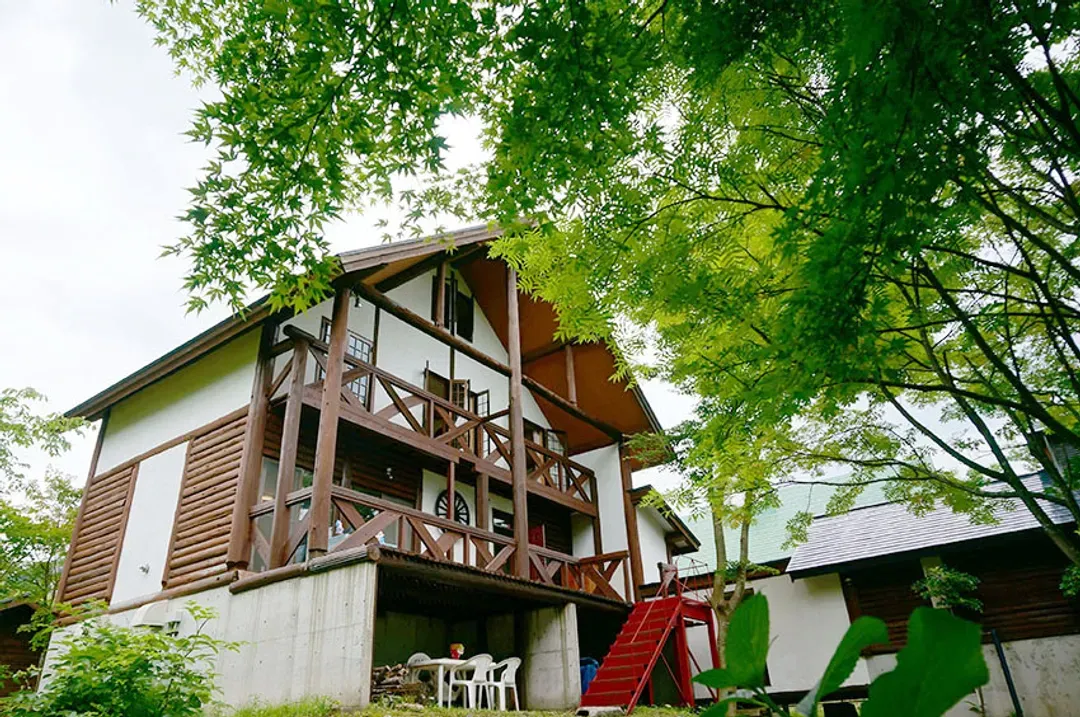 附私人源泉直流溫泉的獨棟度假屋　森林俱樂部 田園-8