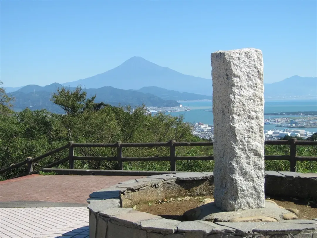 名古屋靜岡雙城｜紅葉秘境～大井川鐵道・奧大井湖上！日本平纜車～富士山絕景.香嵐溪.濱名湖遊船.牧之原茶園.小國神社.岡崎城.溫泉五日｜保住萬怡-9