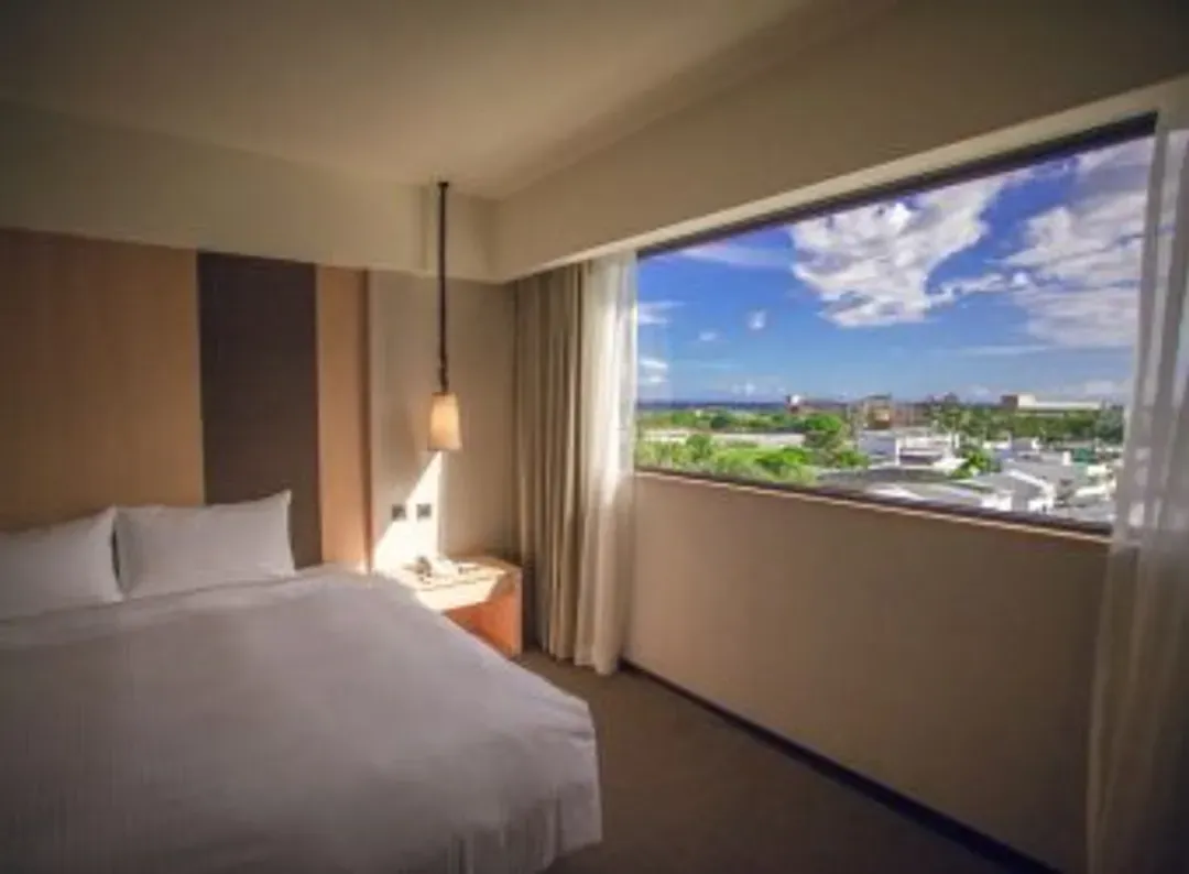 <accommodationFacility>inn by the village ( 台東南豐鐵花棧 )</accommodationFacility>-雙人房 （一大床）