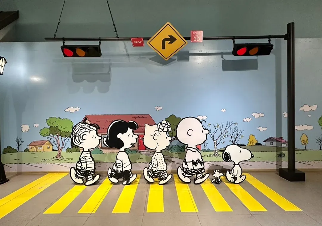 梨湖紅白馬燈塔