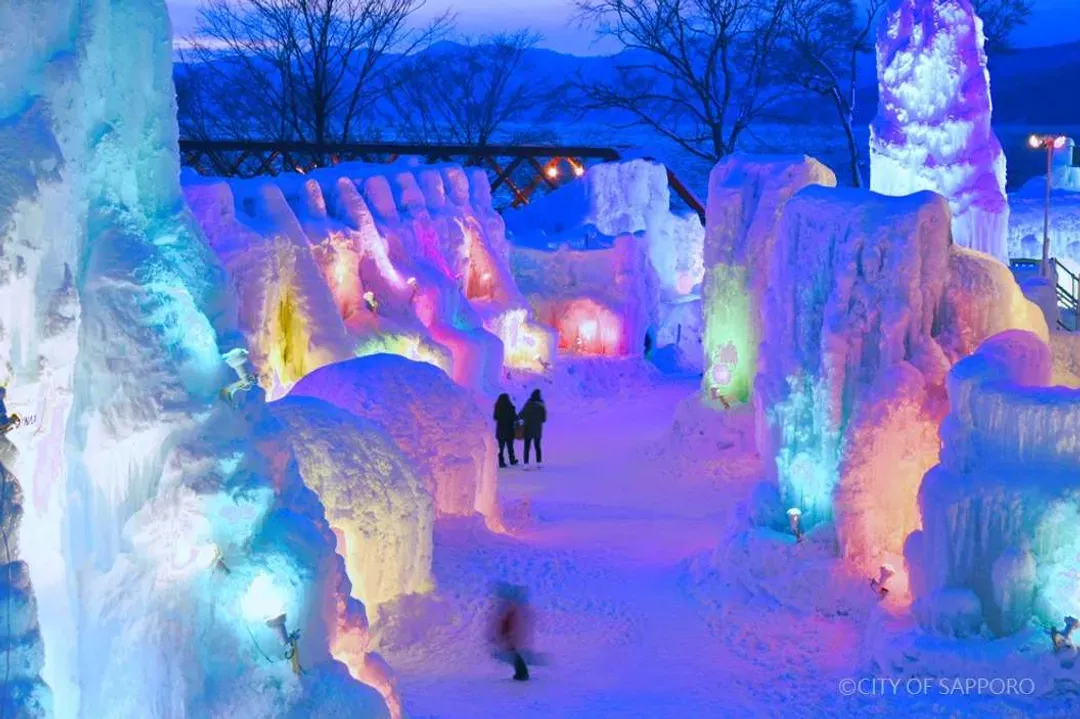 写真提供：CITY OF SAPPORO/禁止轉載-支笏湖冰濤慶典 2026年1月31日~2月23日(去年同期參考)