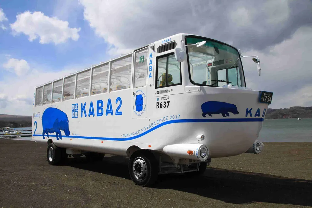 山中湖的河馬｜KABA水陸兩用巴士