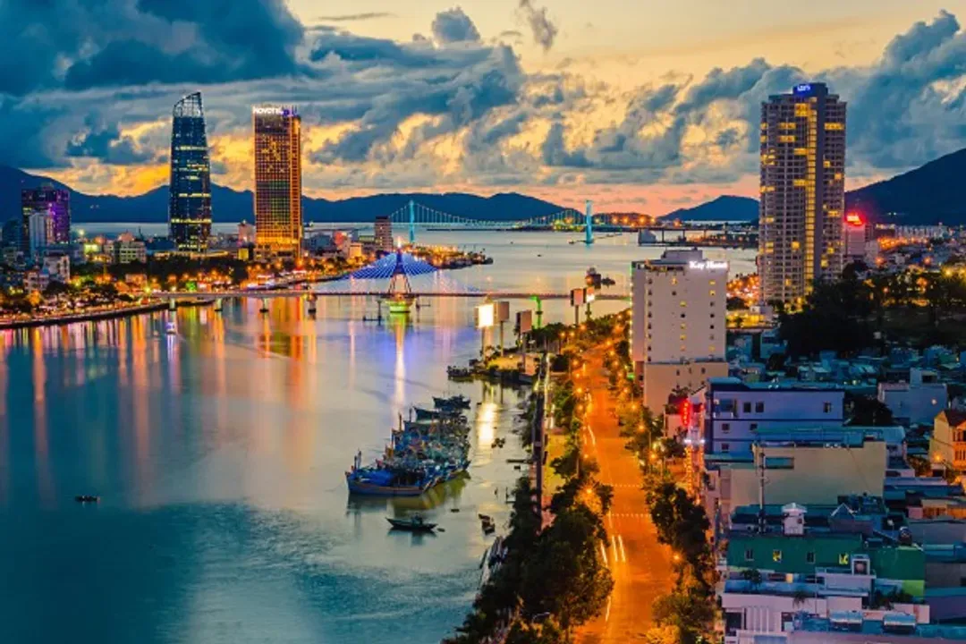 中越峴港