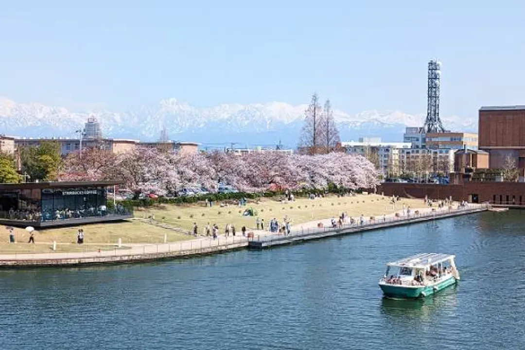 富岩運河環水公園、世界最美的星巴克