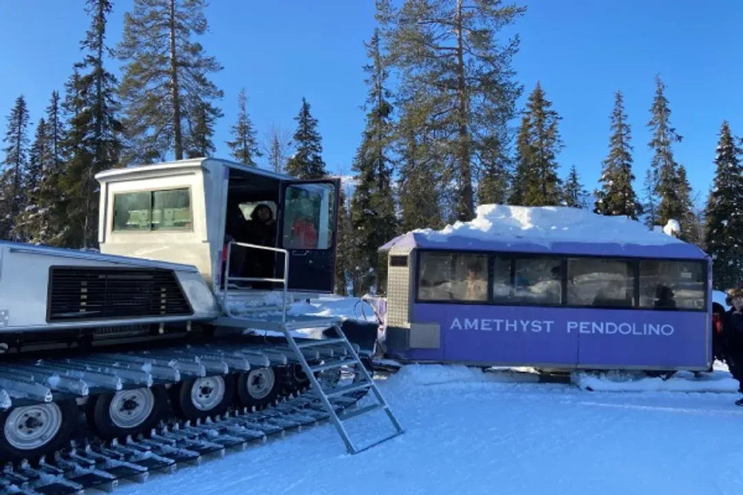 冰雪酒店、紫晶礦山車