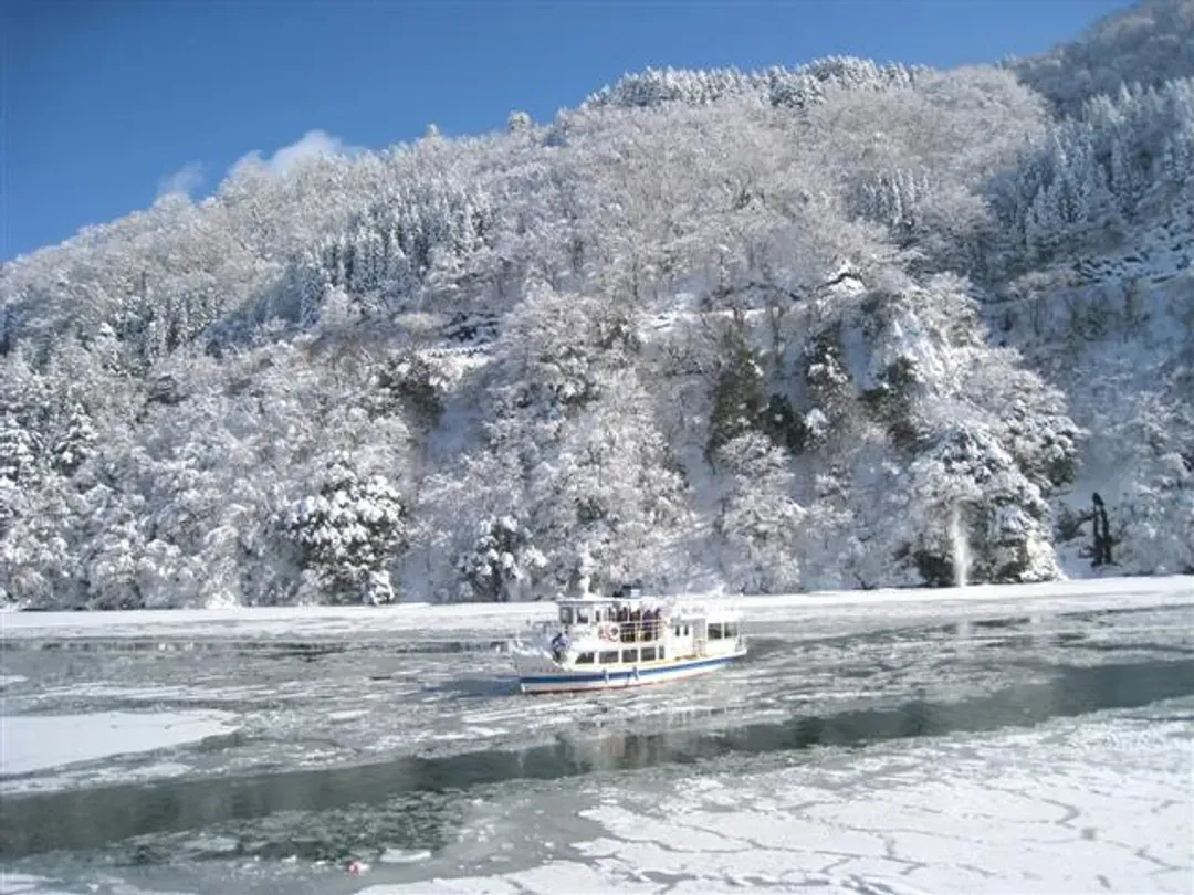 庄川峽遊覽船