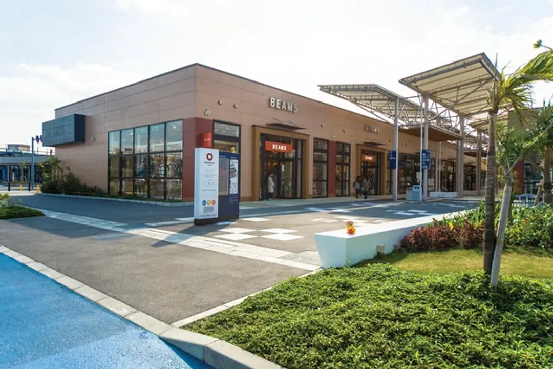 ASHIBINAA OUTLET