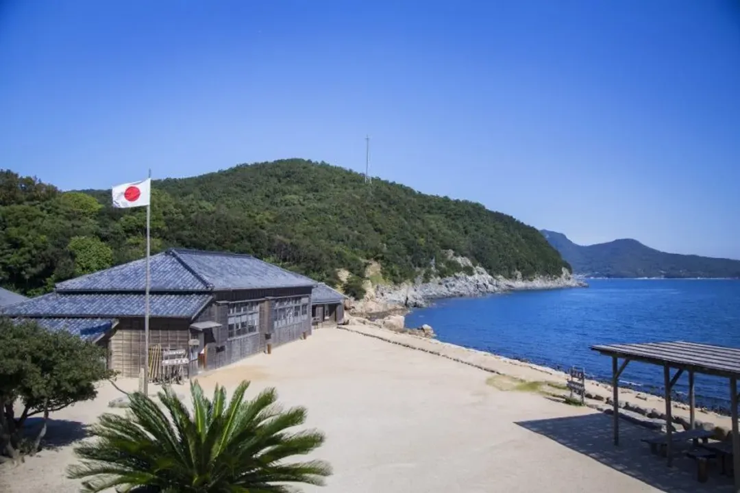 KHH【吉羊賀歲、預購減3000】魔女小豆島、瀨戶內海汽船、宮島嚴島神社、石鎚山戲雪雙溫泉六日-8