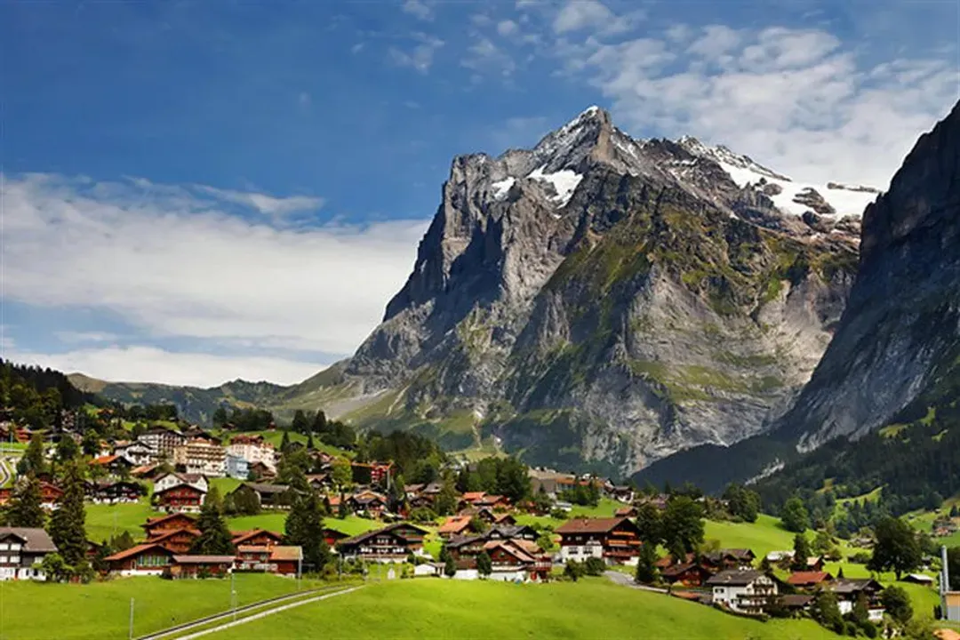 格林德瓦 Grindelwald-阿爾卑斯小鎮