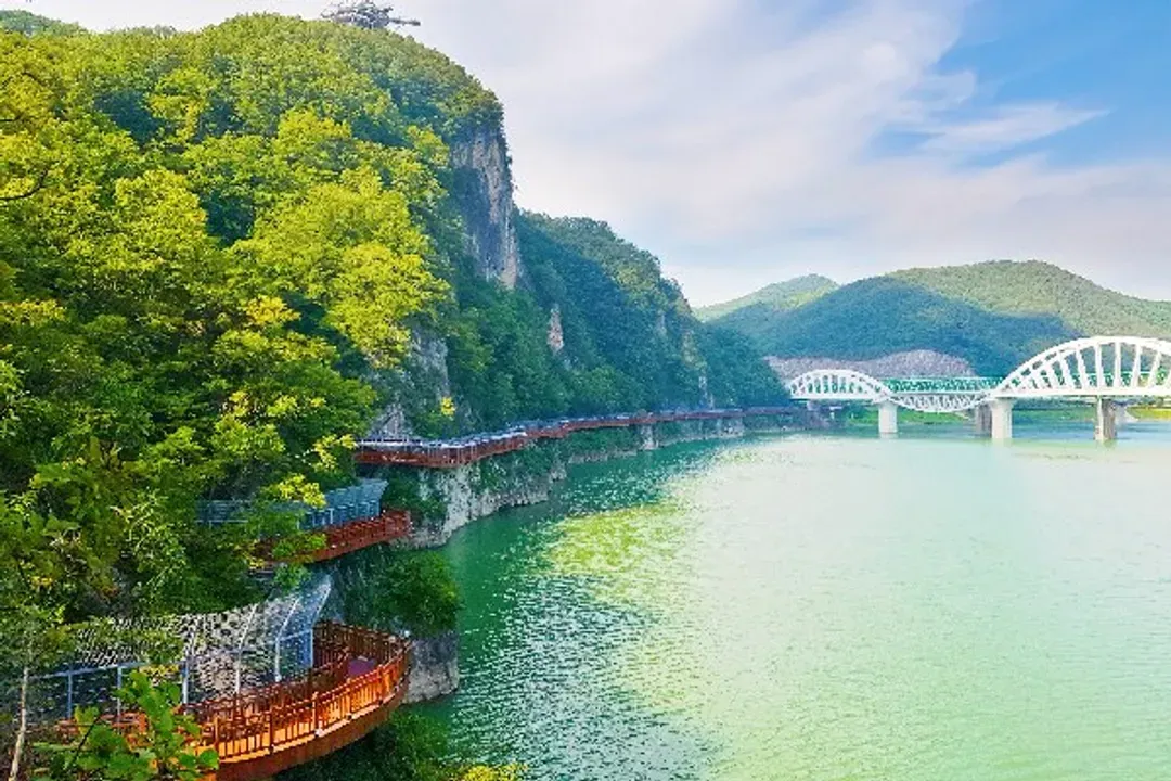 KHH長榮省很大～丹陽滿天下、清風湖畔纜車、廣藏傳統市場、兩晚五星飯店五日-6