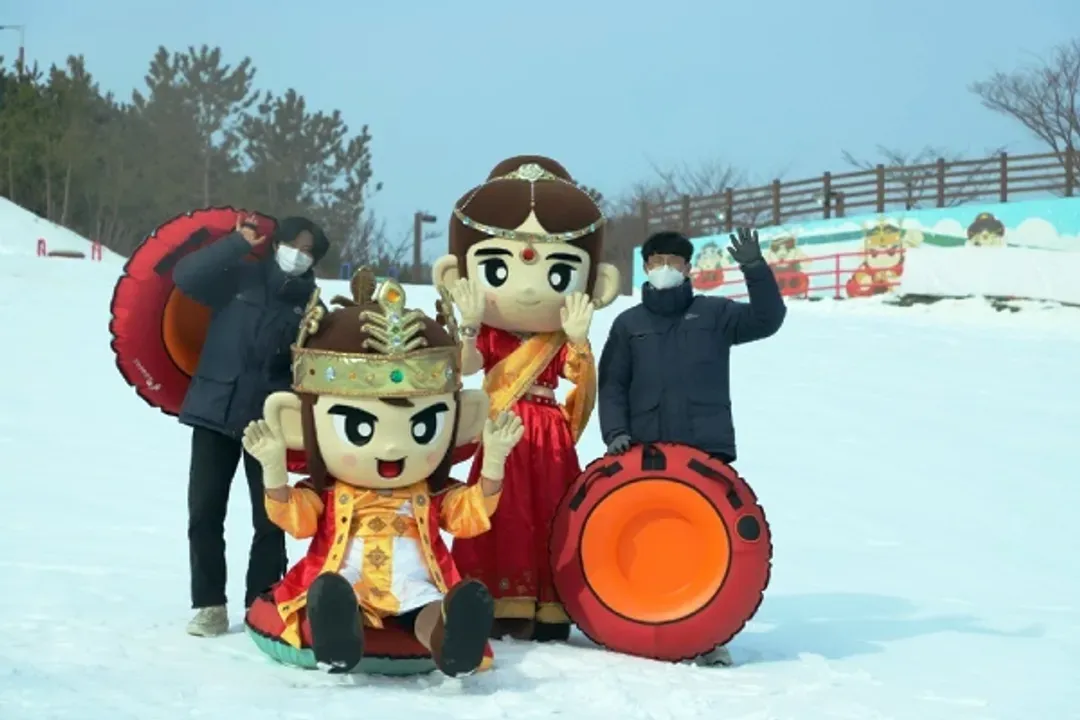 金海加耶主題公園(滑雪盆)-金海加耶主題公園(四季花園、塗鴉秀GAYA王國)+冬季雪盆體驗