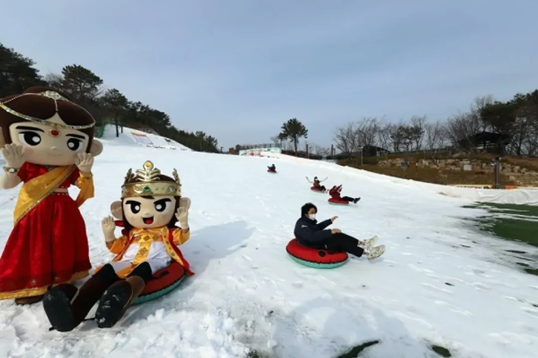 金海加耶主題公園(滑雪盆)-金海加耶主題公園(四季花園、塗鴉秀GAYA王國)+冬季雪盆體驗