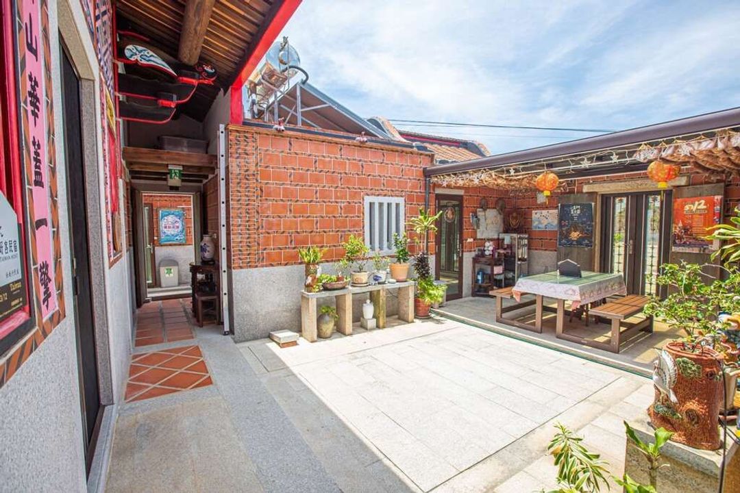 Antique Courtyard B&B