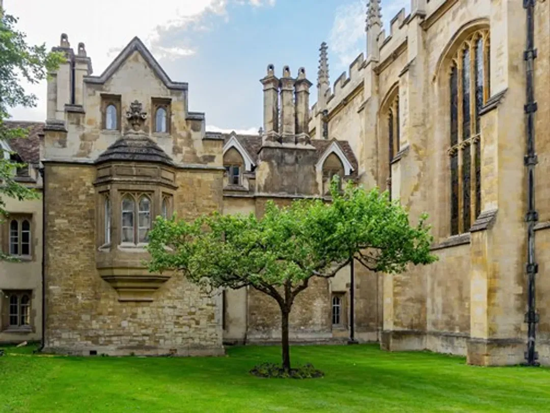 【揪團限時省】典雅英國～雙名校雙遊船、倫敦眼摩天輪、史前巨石博物館、披頭四主題飯店九日-13