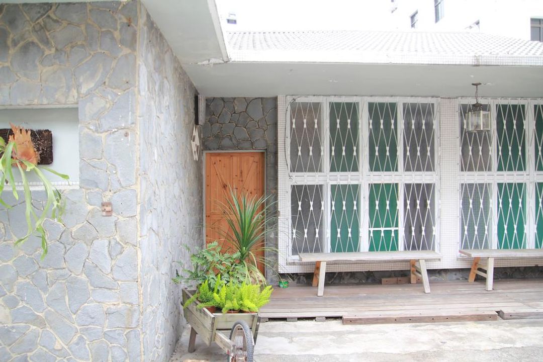 맥아더 베드 앤 브랙퍼스트  (MacArthur Bed and Breakfast)