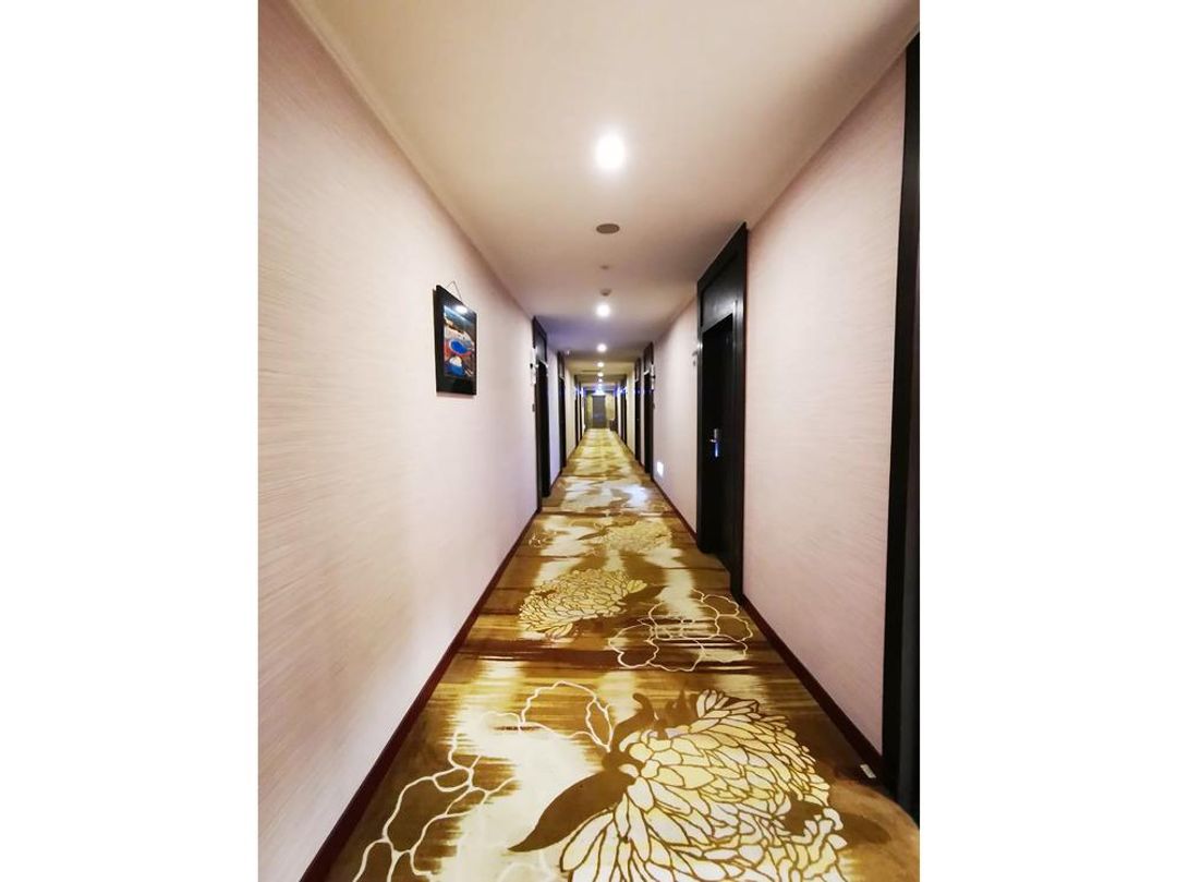 장홍 비지니스 호텔 (Changhong Business Hotel)