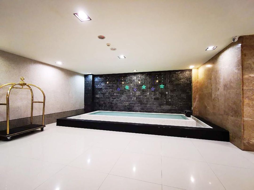 장홍 비지니스 호텔 (Changhong Business Hotel)