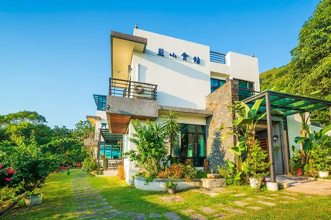 애저 빌라 (Azure Villa)