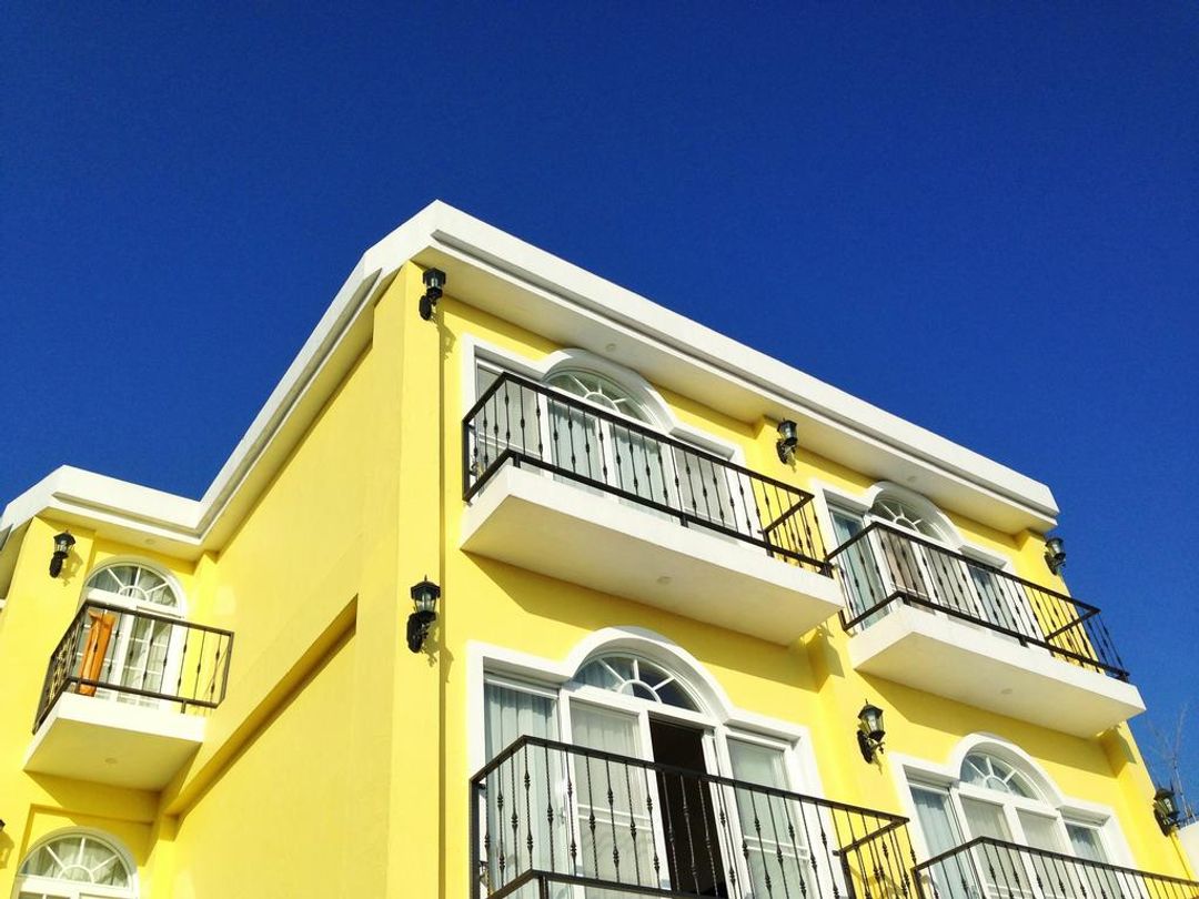 南灣浪花旅店｜南灣沙灘斜對面