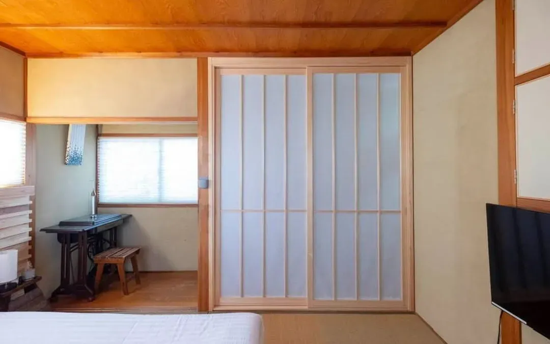 2F Bed room TV