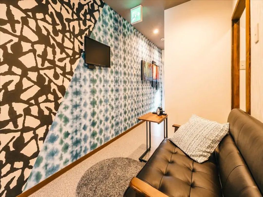 Direct to Shinsaibashi, Umeda, USJ / 800m to Kyobashi Station / Wi-Fi / Max 8
