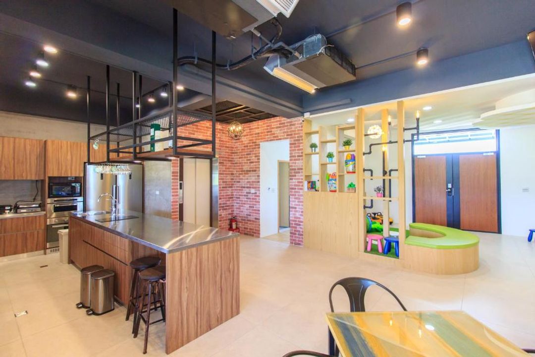 Plum Forest Family Homestay