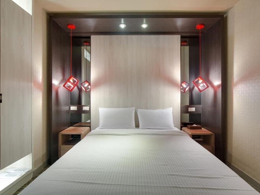 이스트 드래곤 호텔 (EAST DRAGON HOTEL)
