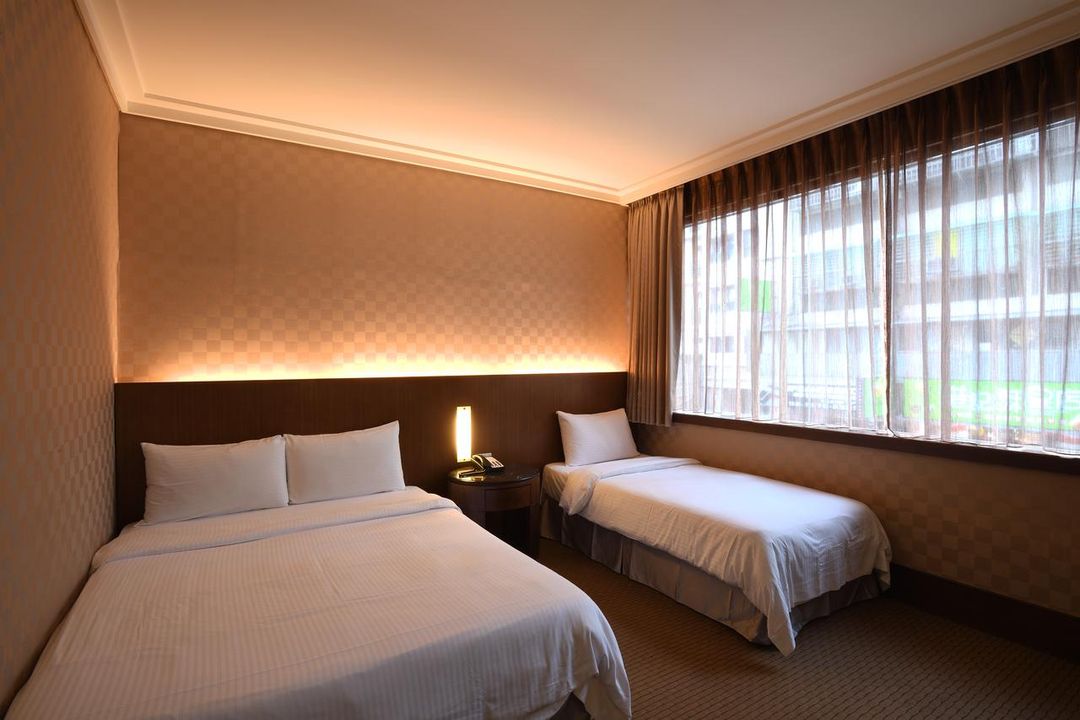 이스트 드래곤 호텔 (EAST DRAGON HOTEL)
