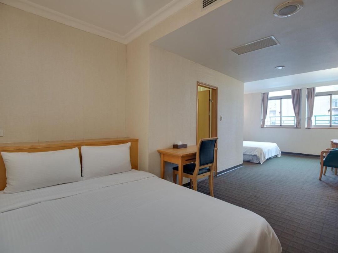 이스트 드래곤 호텔 (EAST DRAGON HOTEL)
