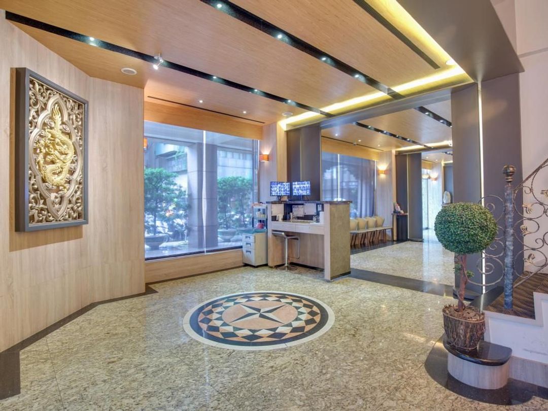 이스트 드래곤 호텔 (EAST DRAGON HOTEL)