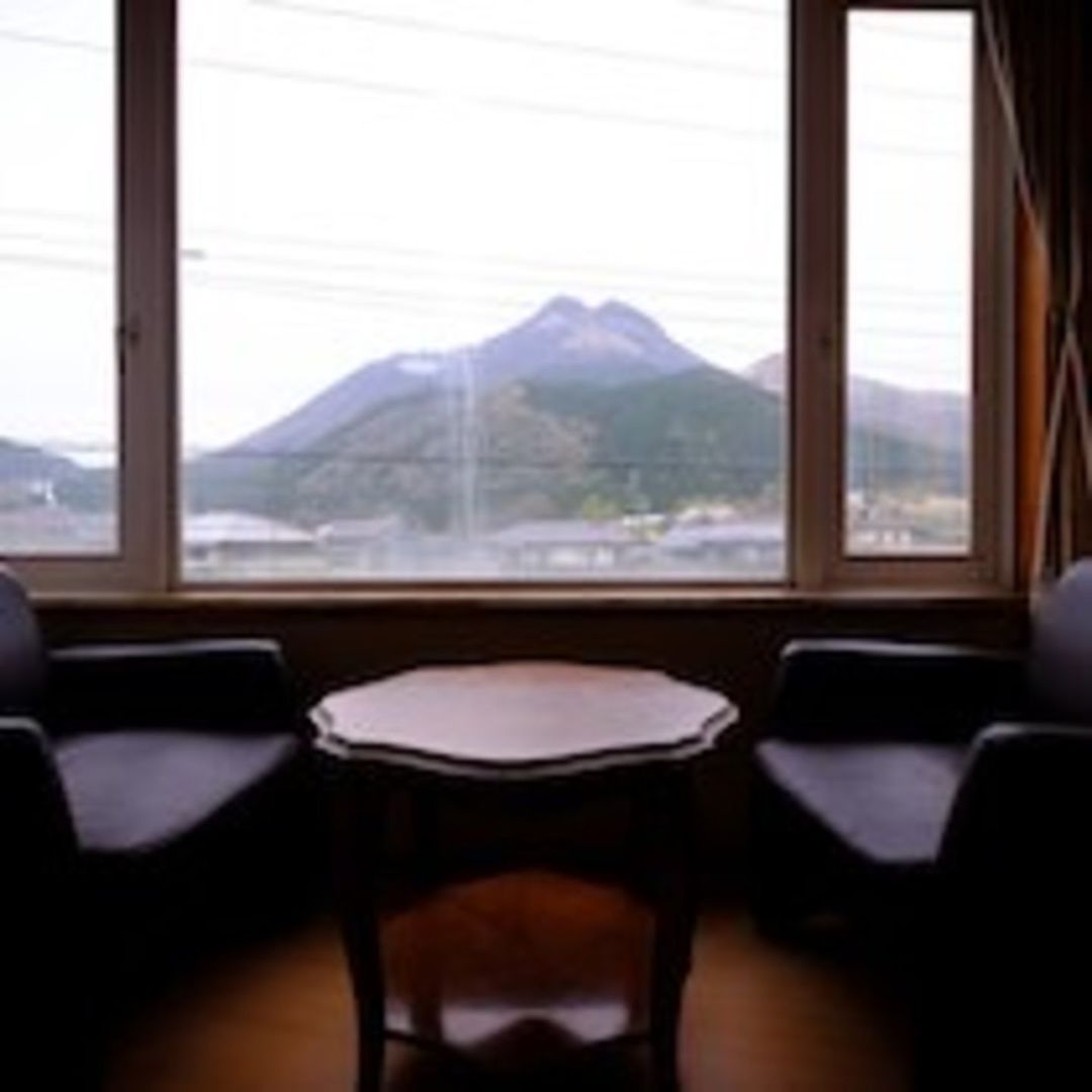A 호텔 위드 메모리스 (A hotel with memories)