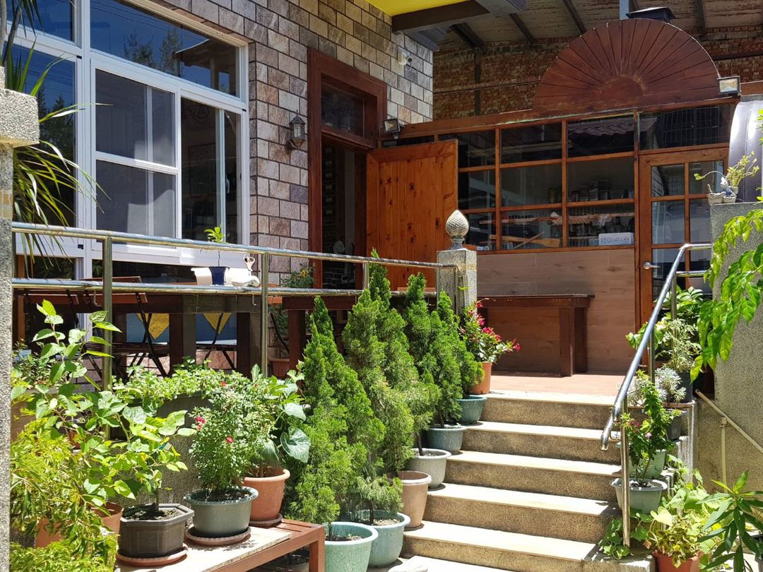 라 플레어 비앤비 앤 레스토랑 La Fleur BnB & Restaurant
