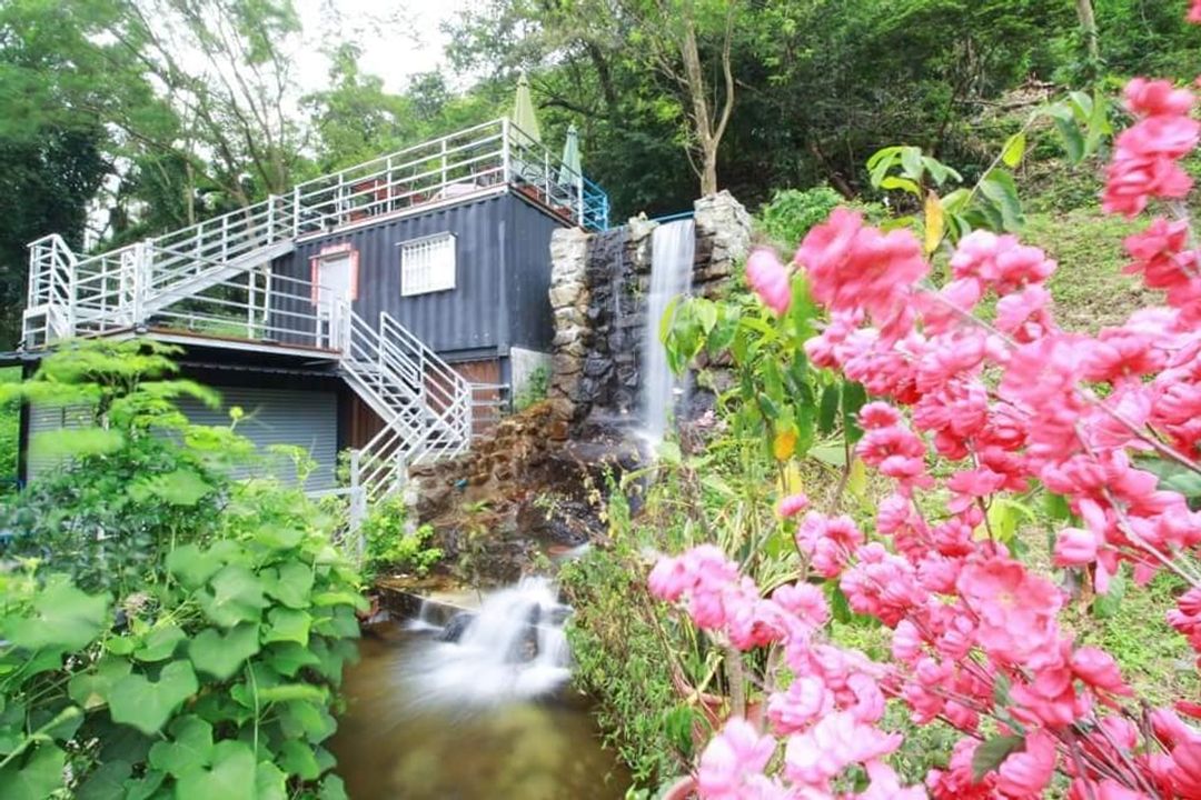 PULI GuanPu Fallsview Stay House