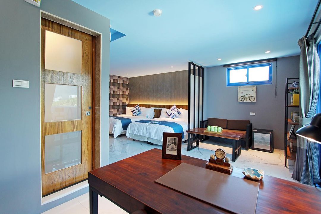 화이트 메디테리언 호스텔 (White Mediterranean Hostel)