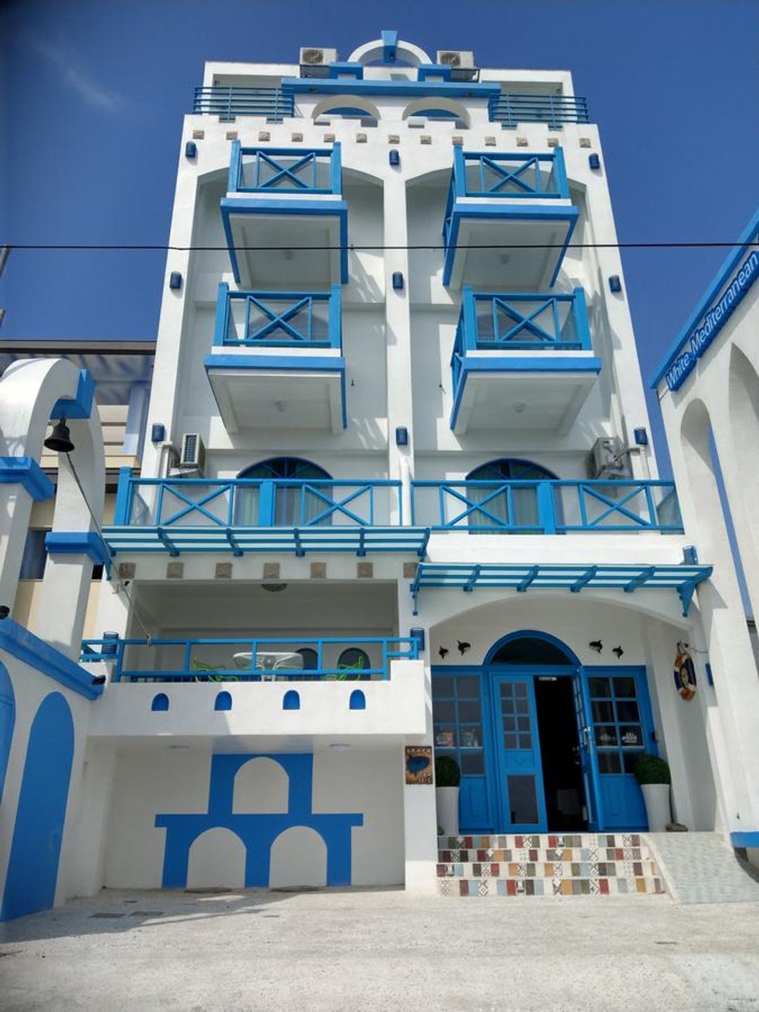 화이트 메디테리언 호스텔 (White Mediterranean Hostel)
