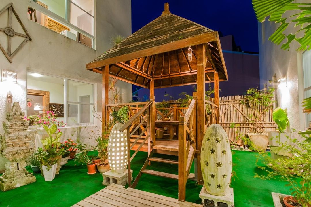 Four Seasons Bali fashion features inn