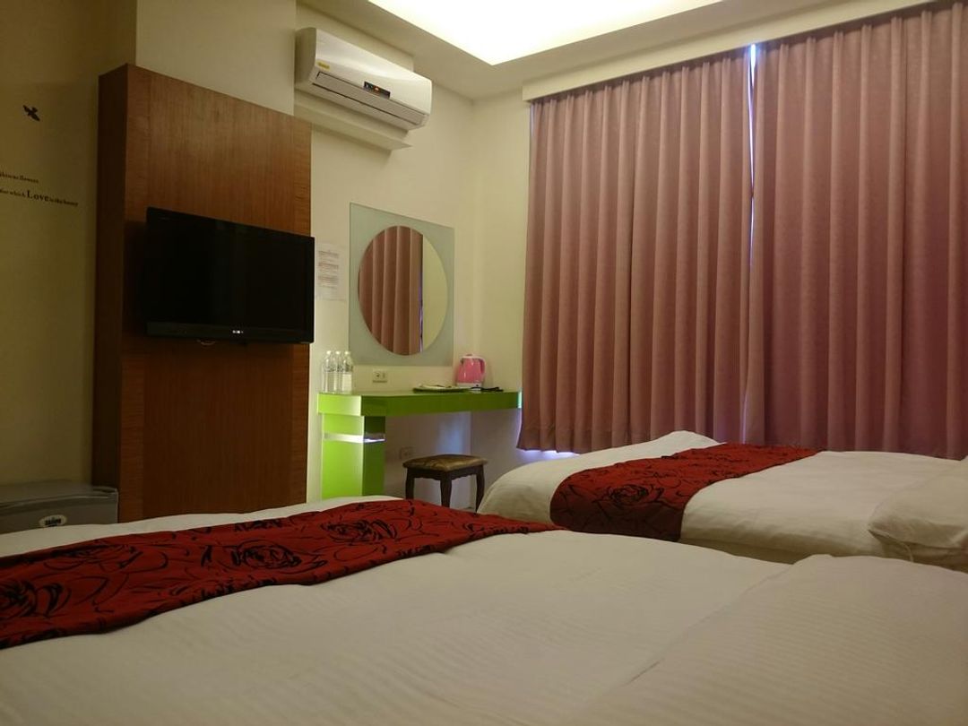 Sun Moon Lake Crystal House