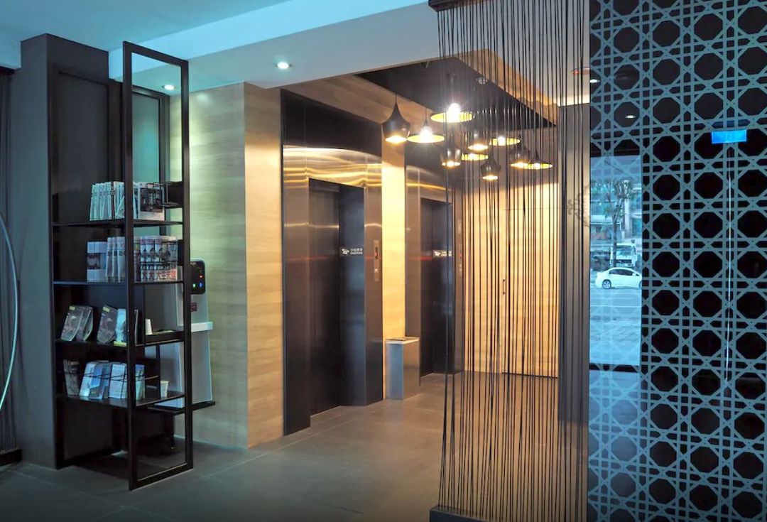 The Riverhotel International