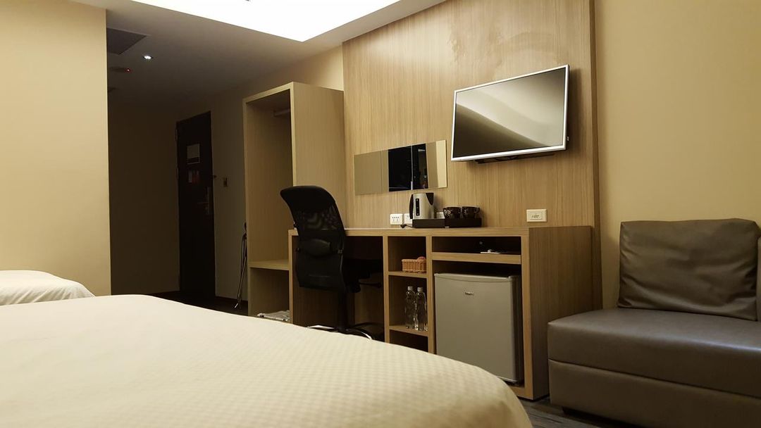 The Riverhotel International