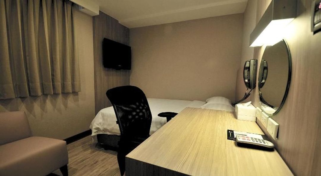 The Riverhotel International