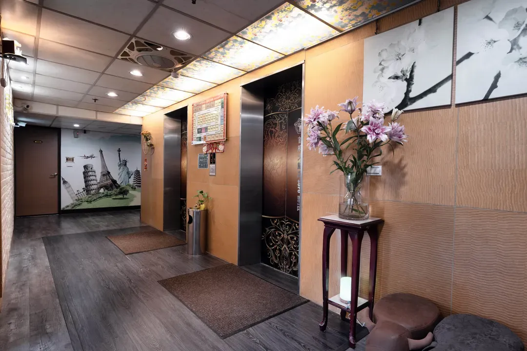 首府旅馆｜紧邻府中、板桥站