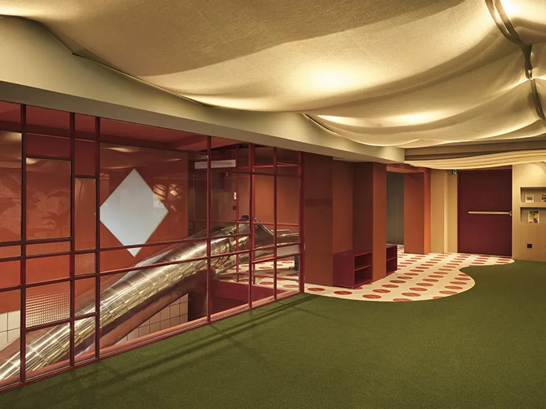 RedDot Hotel