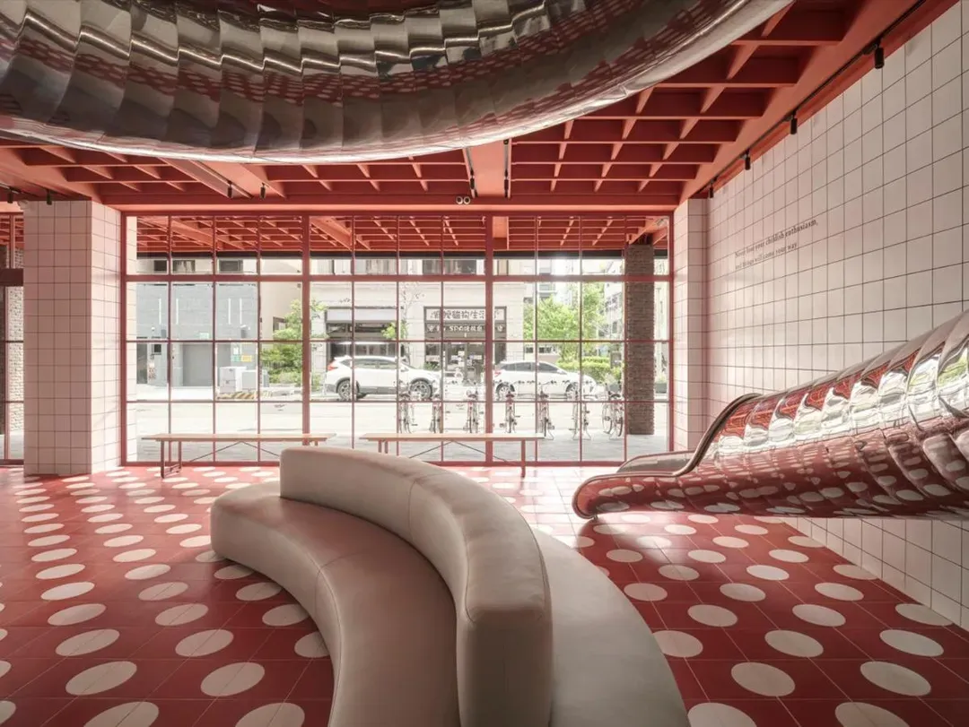 RedDot Hotel