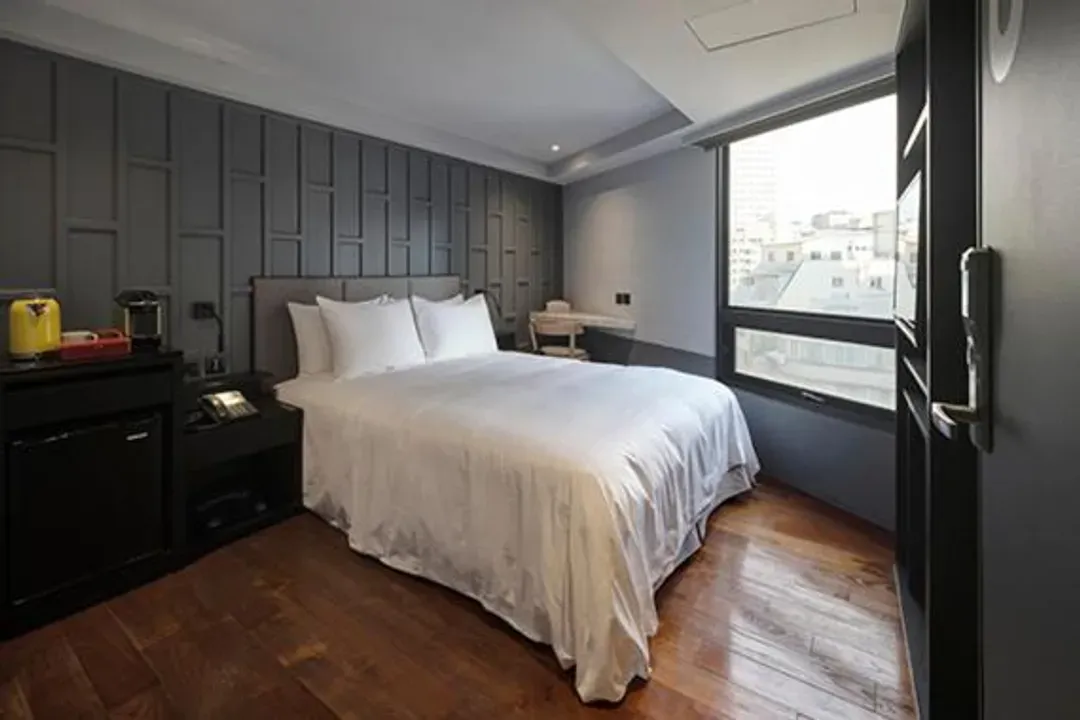 RedDot Hotel