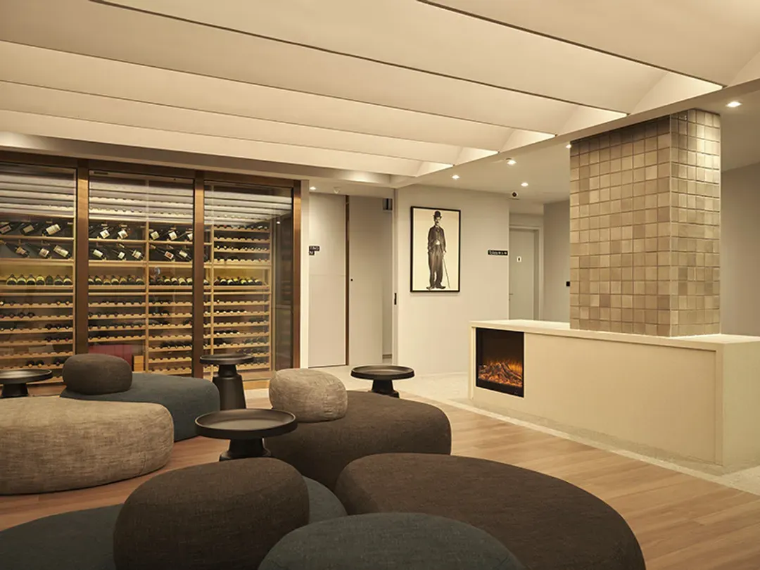 RedDot Hotel