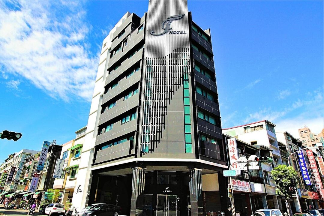 J-Hotel-1