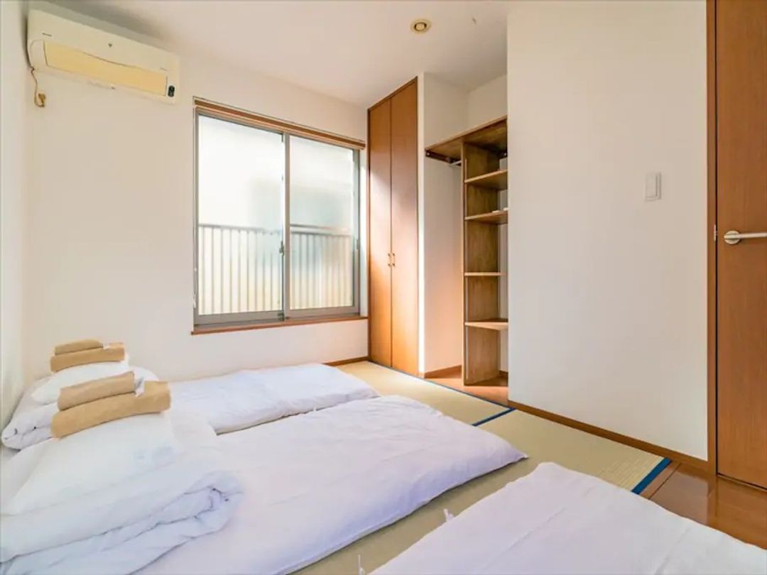 2-story villa in Shinjuku/4min walk to Yotsuya station/Near Shinjuku Gyoen/3 bedrooms/1 living room/80㎡/Max 8pax