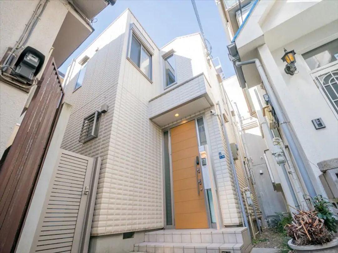 2-story villa in Shinjuku/4min walk to Yotsuya station/Near Shinjuku Gyoen/3 bedrooms/1 living room/80㎡/Max 8pax