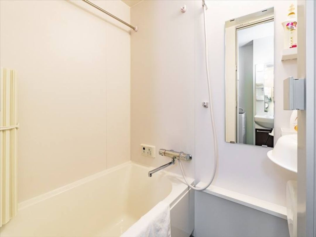 Walking to Shinsaibashi, Namba, and Dotonbori! 4min to Nagahoribashi Station/Max7pax